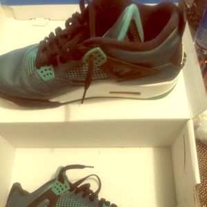 Jordan 4s